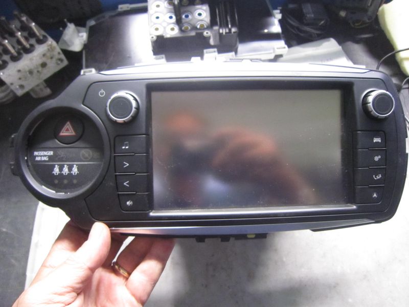 20-599 Schermo Radio / Display / Navigatore Fujitsu 86140-0D220 861400D220 138000-5020E101 FT0053B   TOYOTA  Yaris