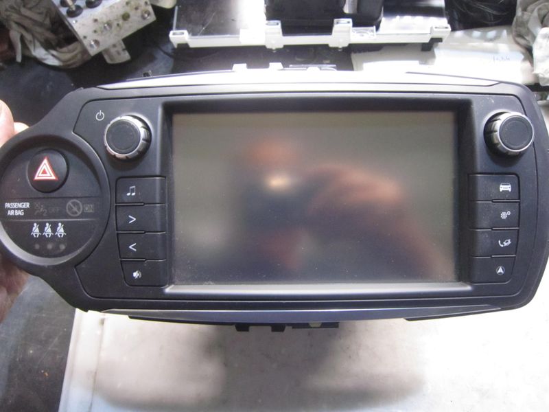 20-603 Schermo Radio / Display / Navigatore Fujitsu 86140-0D220 861400D220 138000-5020E101 FT0053B   TOYOTA  Yaris