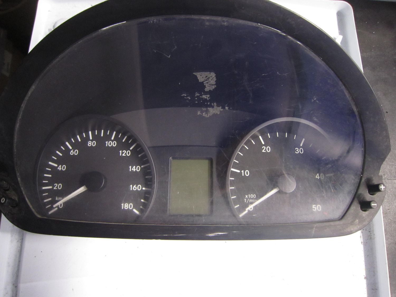 40-545 Quadro Strumenti / Contachilometri Johnson Controls A 906 900 2900 A9069002900 A 906 542 3001 A 906 902 5100 HW: 10.4 SW:19.03.00 MERCEDES Diesel SPRINTER