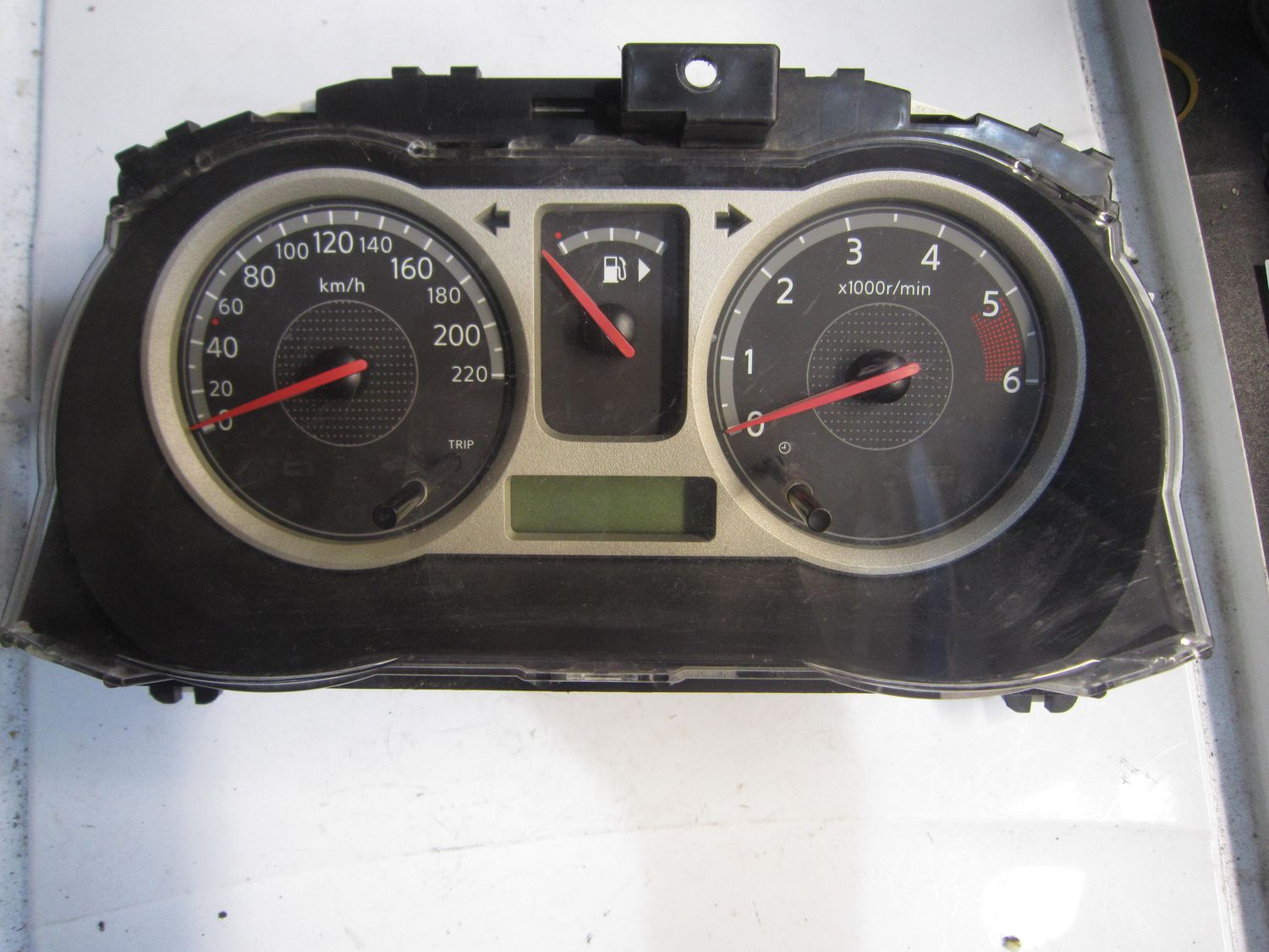 40-556 Quadro Strumenti / Contachilometri Nissan 9U30D       NISSAN Diesel NOTE