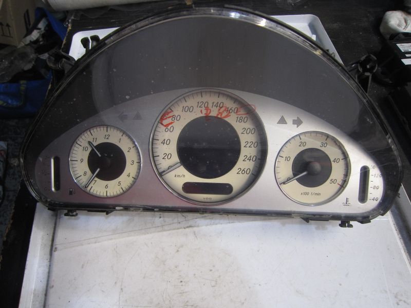 40-571 Quadro Strumenti / Contachilometri Vdo A 211 540 57 11 A2115405711 110.080.250/015 88-311321   MERCEDES Diesel CLASSE E