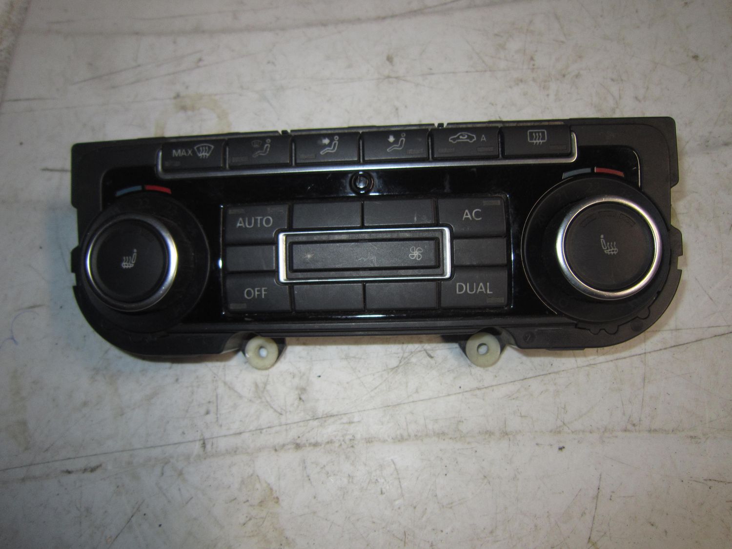 400-591 Unità controllo del clima Volkswagen 174785-61 17478561      VOLKSWAGEN  Golf