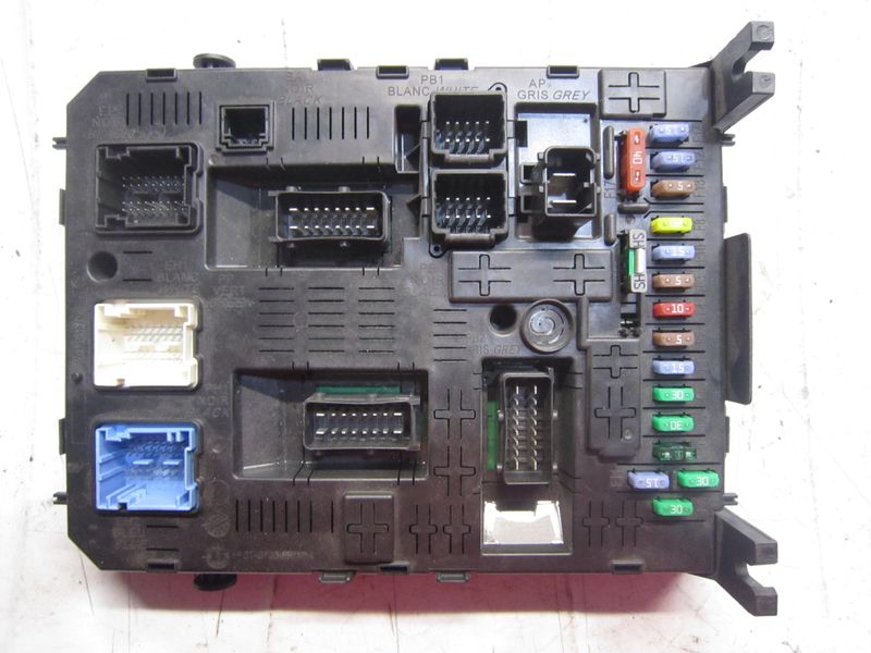 50-687 Body Computer Johnson Controls 98 121 894 80 01 981218948001 BSI04EV2 K03-00 030715 V03.06    CITROEN / PEUGEOT  Varie