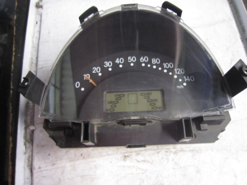 40-667 Quadro Strumenti / Contachilometri Vdo 88 546 046 88546046 88 311 294    SMART Benzina 450