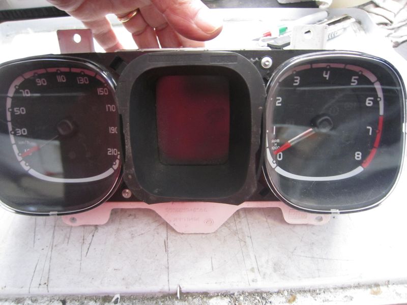 40-677 Quadro Strumenti / Contachilometri Alfa Romeo / Fiat / Lancia 503006040008   0887766550 52131331     FIAT Benzina Panda