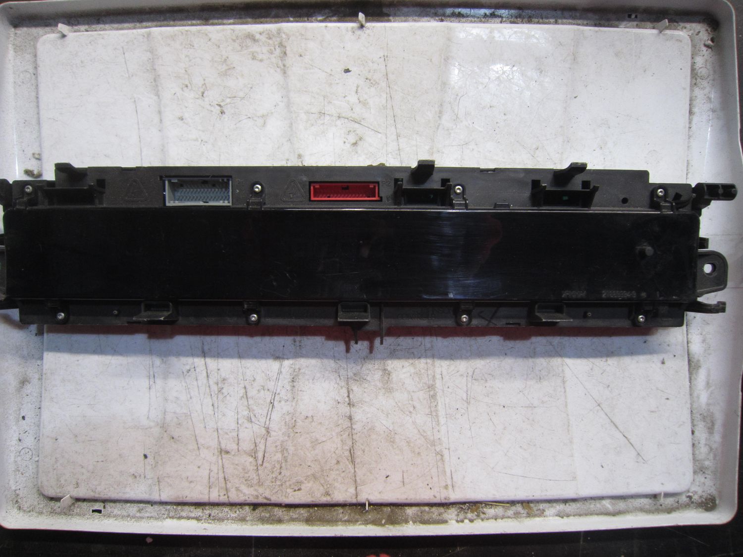 40-691 Quadro Strumenti / Contachilometri Johnson Controls 28113140-1 281131401 P8200 451 505 A J84 BG RUN4 V6.02    RENAULT Diesel Scenic