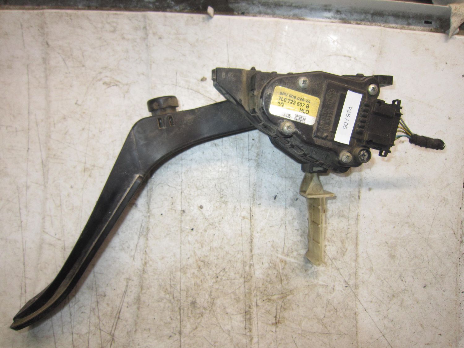 90-974 Pedale Acceleratore Hella Kg 7L0 723 507 B 7L0723507B 6PV 008 026-24    VOLKSWAGEN  TOUAREG