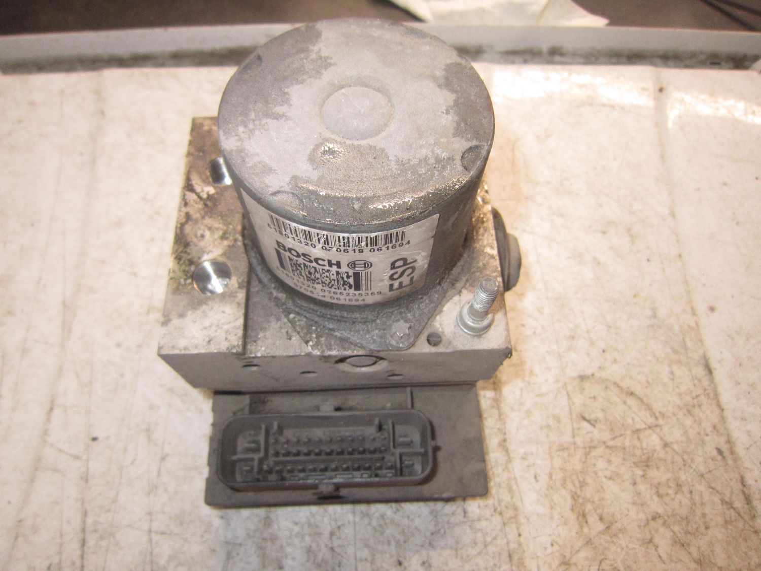 90-992 Pompa ABS Bosch 0 265 235 359 0265235359 51801320 0 265 950 712   FIAT  500