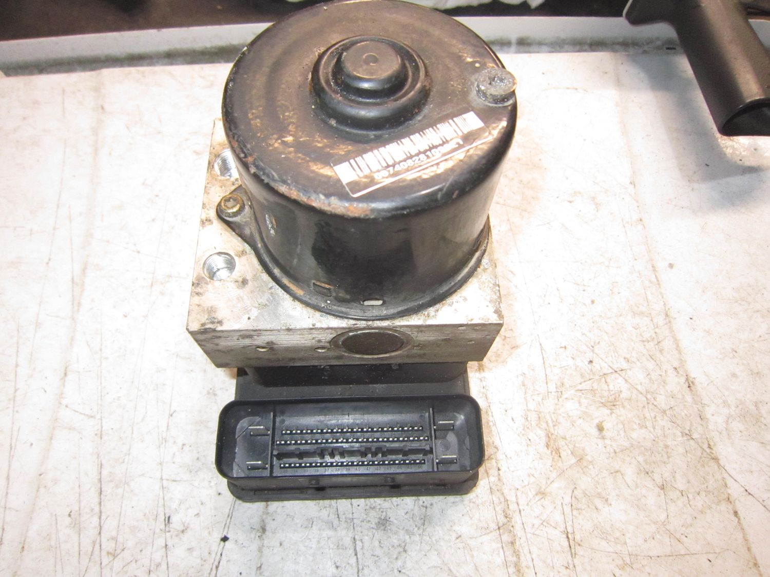 90-986 Pompa ABS Ate Controller 2S61-2M110-CD 2S612M110CD D351-437-A0-Z01 10.0206-0016.4 10.0960-0100.3  FORD  Fiesta