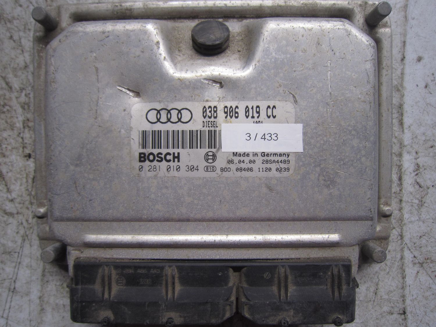 3-433 Centralina Motore Bosch 0 281 010 304 0281010304 038 906 019 CC 28SA4489   AUDI Diesel A 4