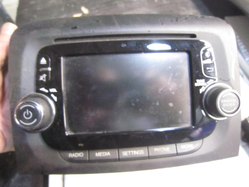 20-626 Autoradio Continental FIAT 330 VP2 ECE DAB FIAT330VP2ECEDAB 07356230310 A2C9358480000000537   FIAT  500