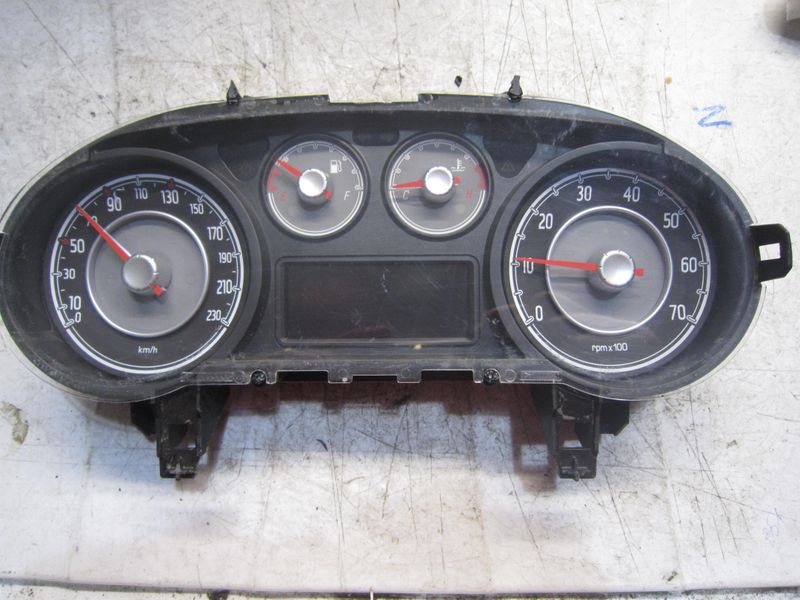 40-759 Quadro Strumenti / Contachilometri Alfa Romeo / Fiat / Lancia 5550030617   5550050900     FIAT Benzina Punto