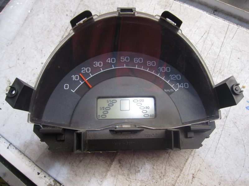 40-766 Quadro Strumenti / Contachilometri Vdo 88 546 046 88546046 88 311 294    SMART Benzina 450