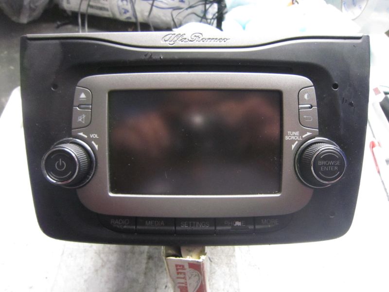 20-652 Autoradio Continental 01561062040   FIAT 955 VP2 ECE A2C86619804 SW : 04.01.39.00 HW : F.EU.D1.V21 ALFA ROMEO  Mito