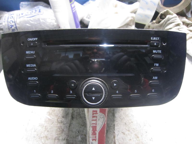 20-661 Autoradio Alfa Romeo / Fiat / Lancia 7355261540   28280207    FIAT  Punto