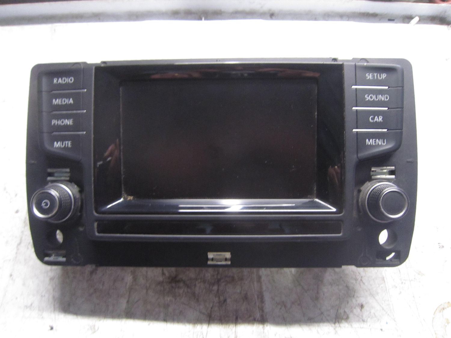 20-665 Frontalino Volkswagen 5G0 919 605 5G0919605       VOLKSWAGEN  Golf