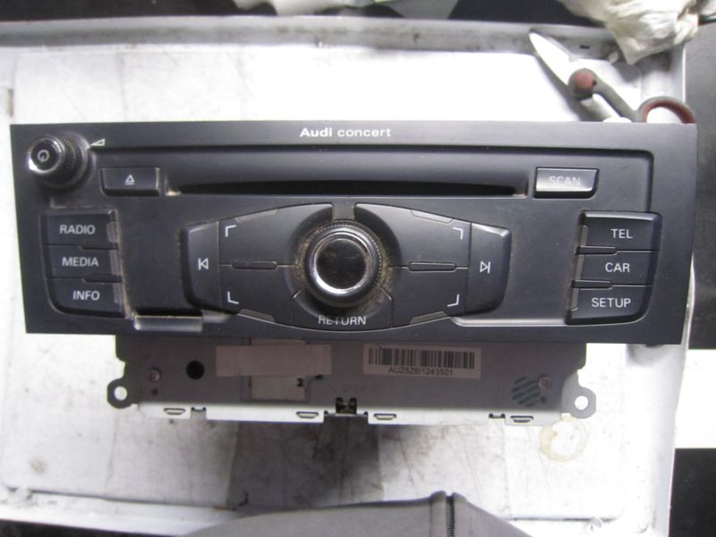 20-667 Autoradio Panasonic 8T1 035 186 P 8T1035186P CQ-JA1970G PM6-001   AUDI  A 4
