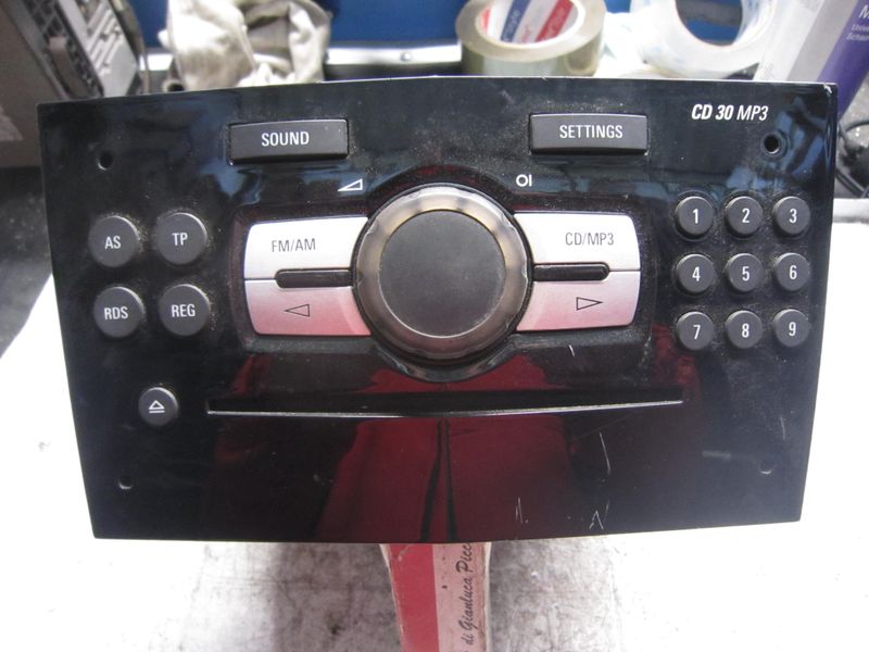 20-705 Autoradio GM 497 316 088 497316088 UZU CD 30 MP3 HF   OPEL  CORSA