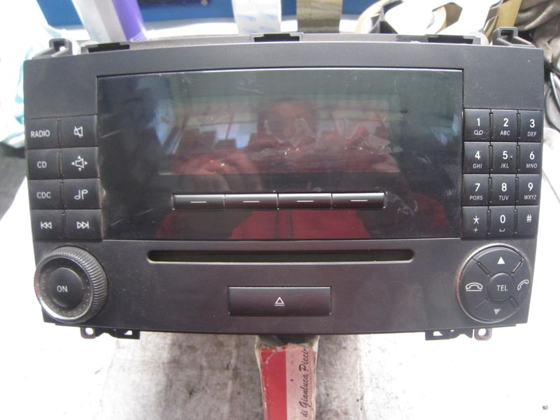 20-715 Autoradio Mercedes A 169 820 47 89 A1698204789 MF2550    MERCEDES  Classe A