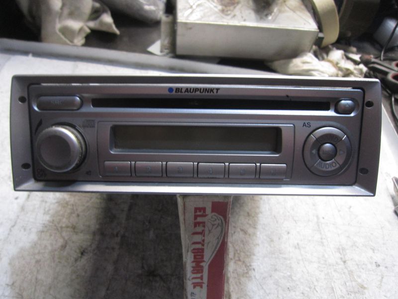 20-680 Autoradio Blaupunkt 7 354 737 516 7354737516 7 648 737 516    LANCIA  YPSILON