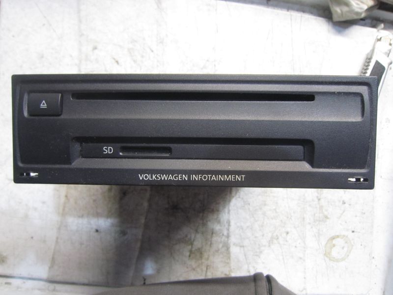 20-679 Cambia Cd Volkswagen 5G0 035 819 A 5G0035819A     VOLKSWAGEN  Golf