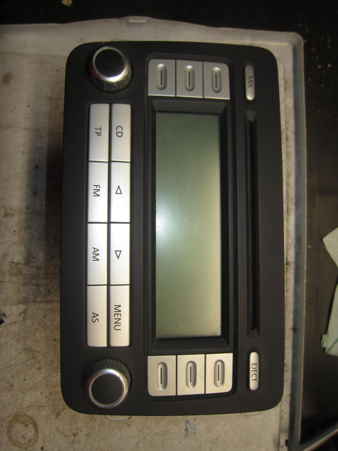 20-708 Autoradio Grundig 1K0 035 186 T 1K0035186T RCD 300    VOLKSWAGEN  CADDY