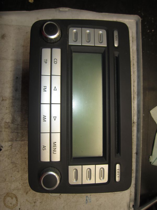 20-708 Autoradio Grundig 1K0 035 186 T 1K0035186T RCD 300    VOLKSWAGEN  CADDY