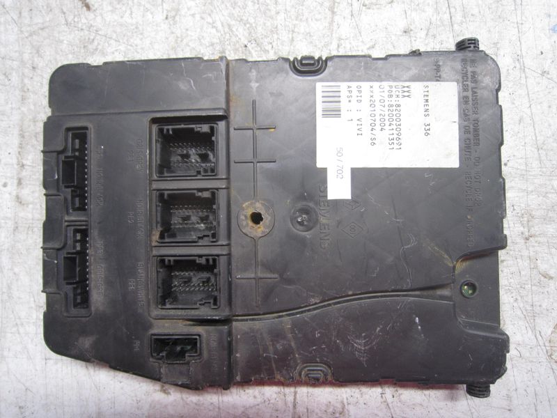 50-702 Body Computer Siemens 8200309691   S118400320 D    RENAULT Diesel Megane
