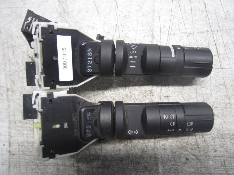 300-315 Comando Luci Devioluci Frecce Tergi Cruise Nissan NILES   14425      NISSAN  QASHQAI