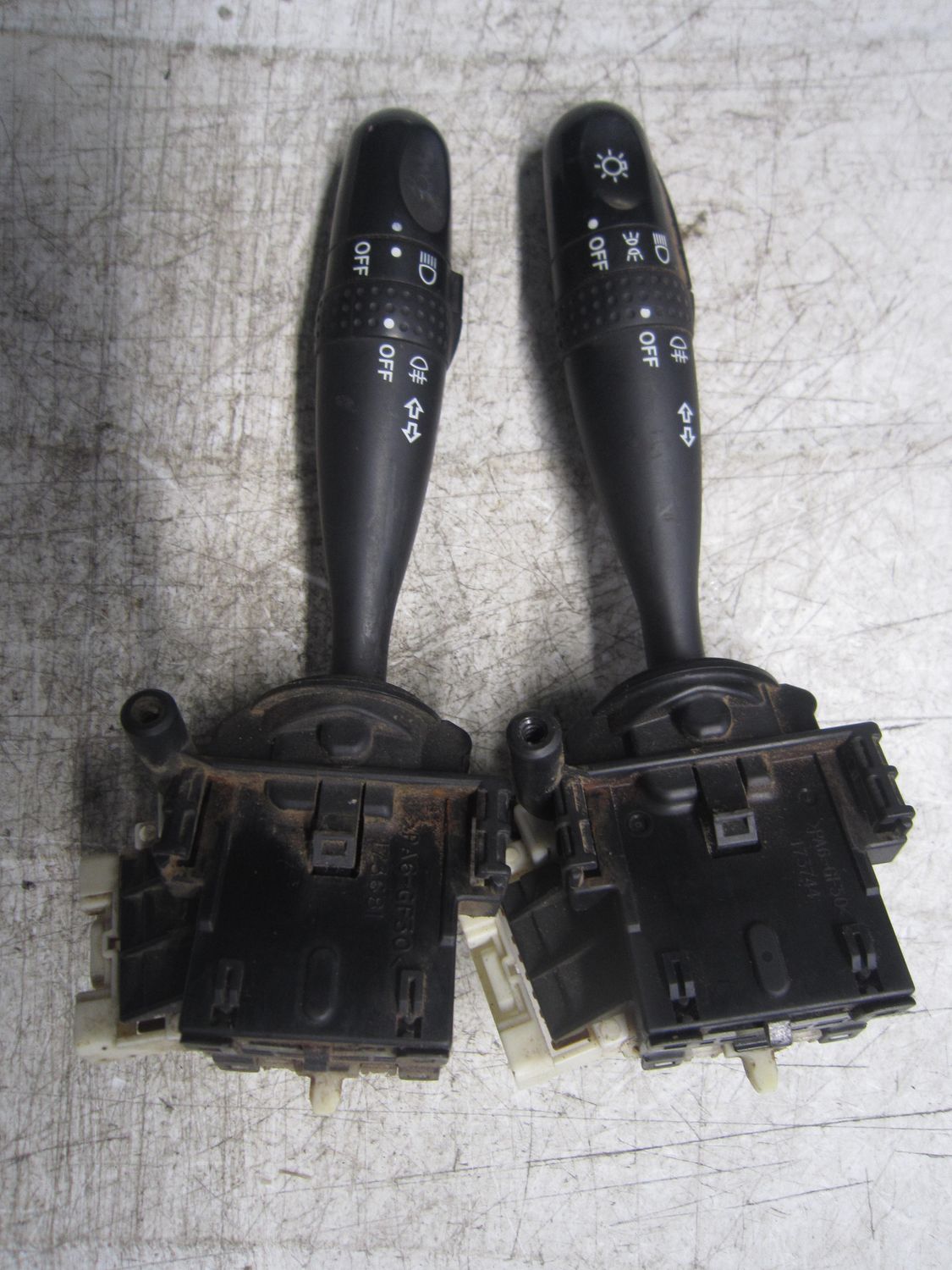 300-316 Comando Luci Devioluci Frecce Tergi Cruise Suzuki 173744   173681    SUZUKI  SWIFT