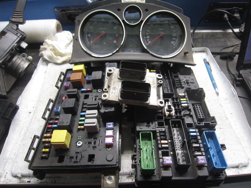 95-390 Kit Motore Opel  0 261 208 396  0261208396  55558787  13220831   5DK008669-53  13206751   5DK008668-14  13225978 OPEL Benzina Astra