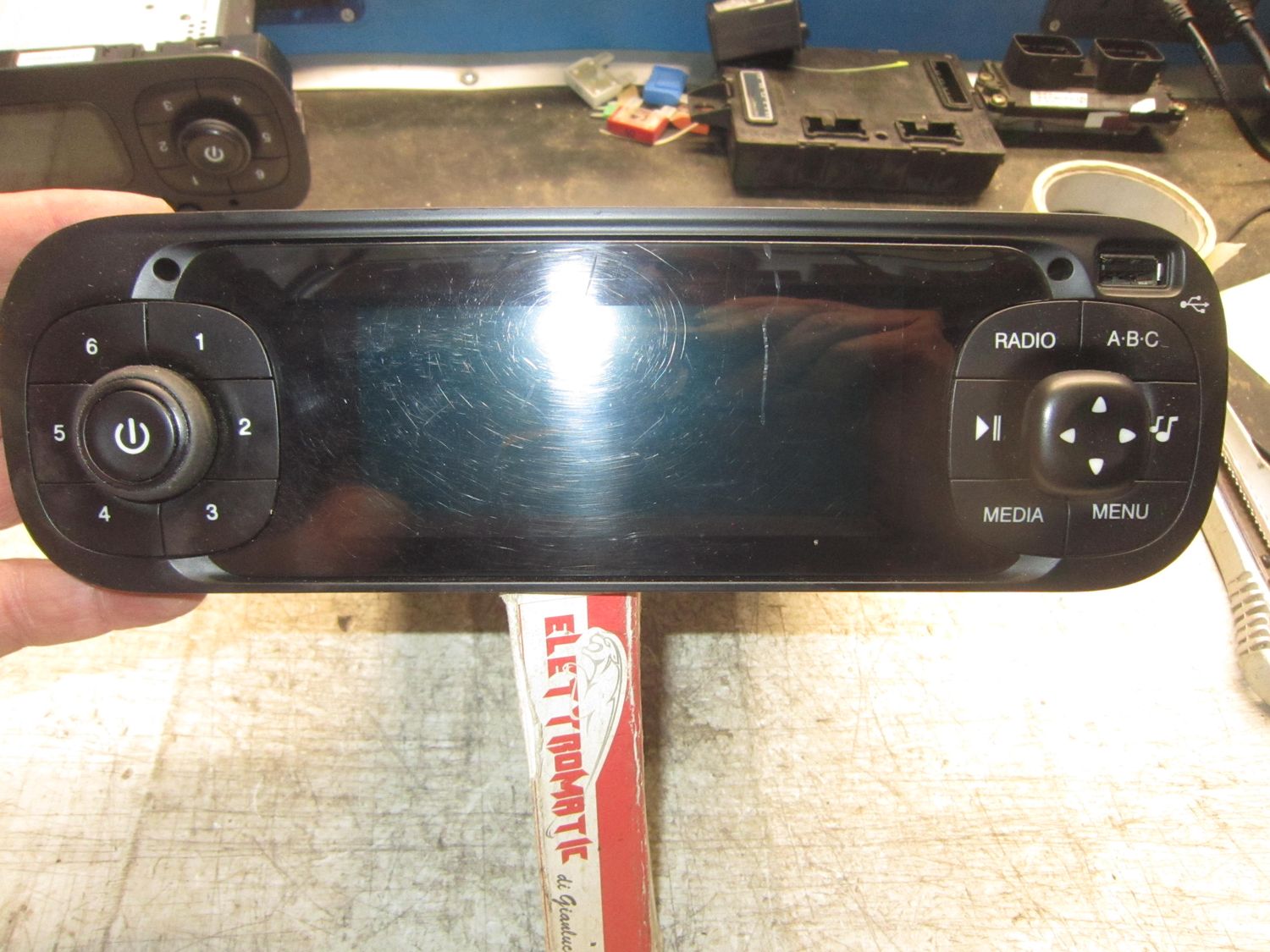 20-734 Autoradio Mopar 07357174960   F139 MID USB DAB 07357166410   FIAT  Panda