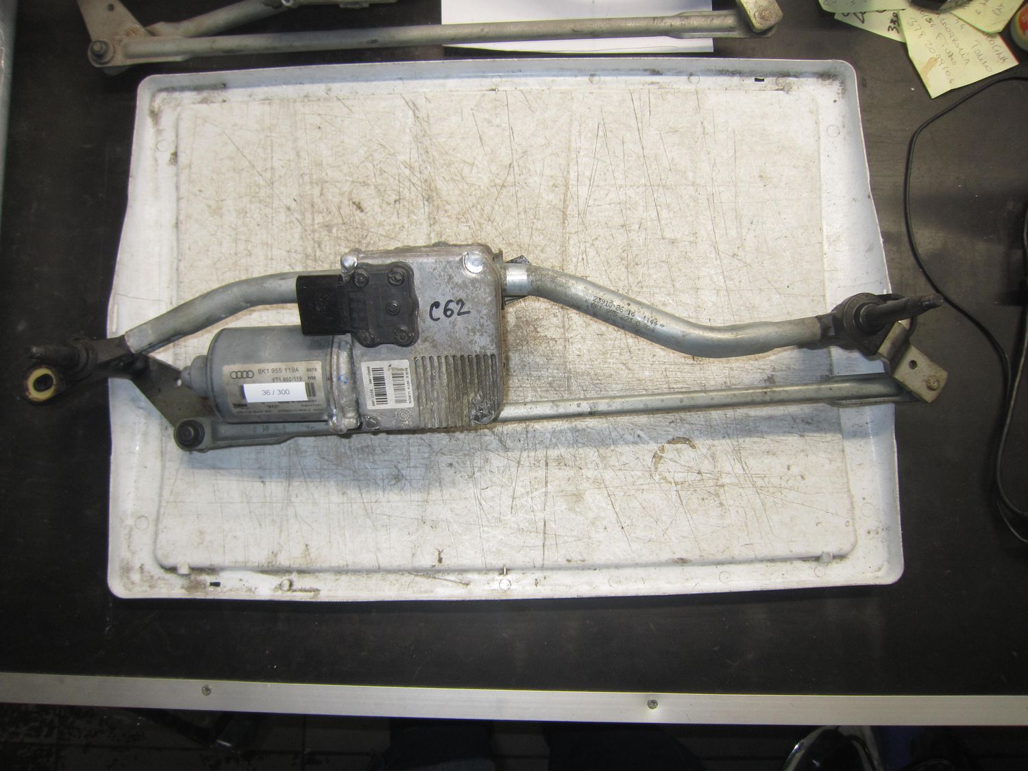 36-300 Motorino Tergicristallo Valeo  8K1 955 119A   8K1955119A 8T1 955/119 405116SWFBIE   27092010RML2  AUDI  A 4