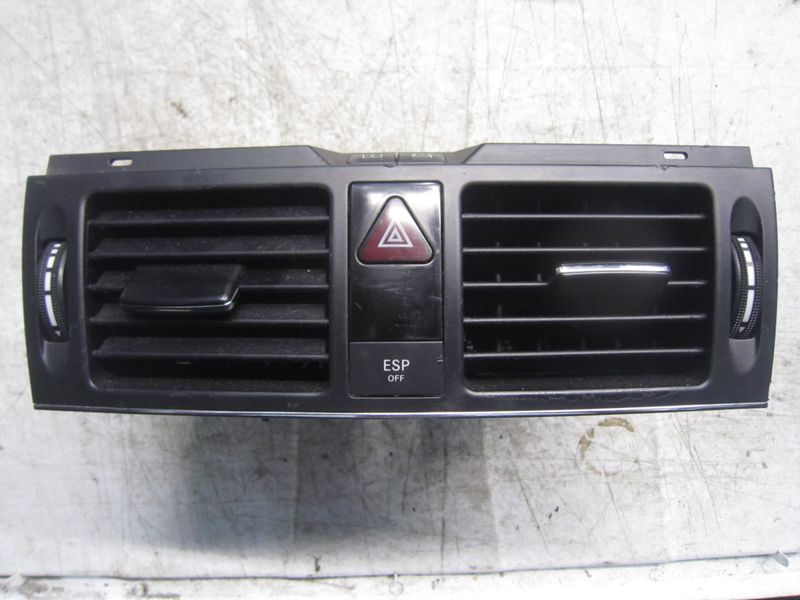 400-679 Bocchette Aria Mercedes 2048702851   2048201910    MERCEDES  CLASSE C