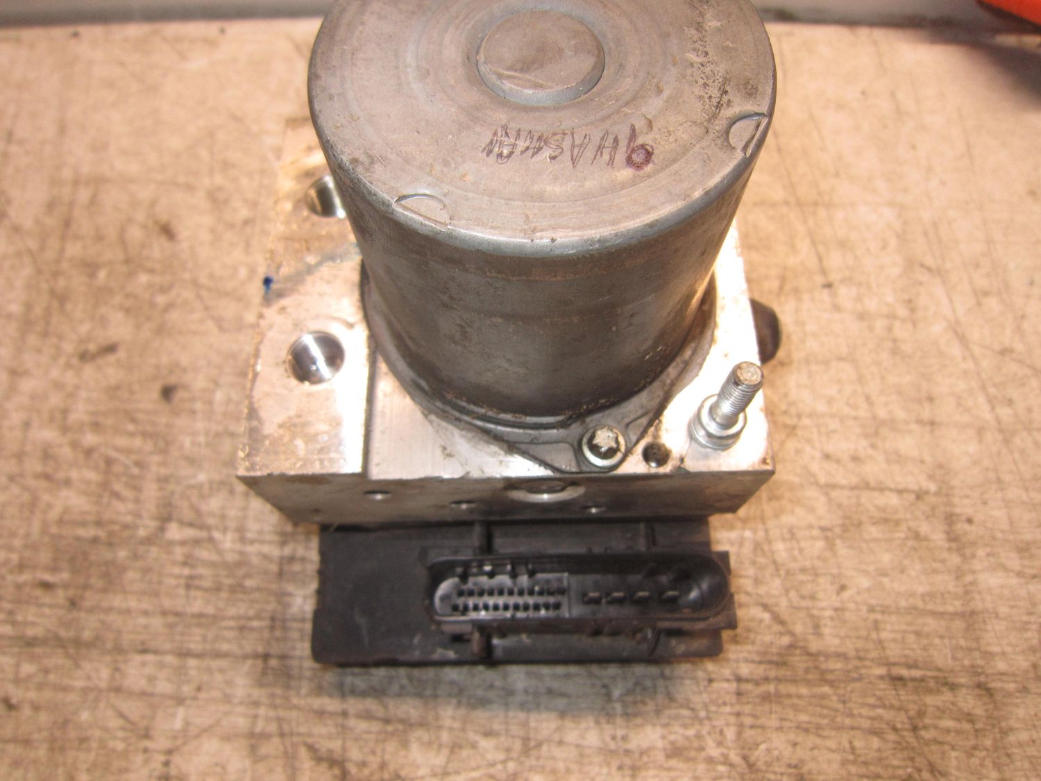 90-1305 Pompa ABS Bosch 0 265 235 795 0265235795 47660 JD01B 0265950616    NISSAN  Qashqai