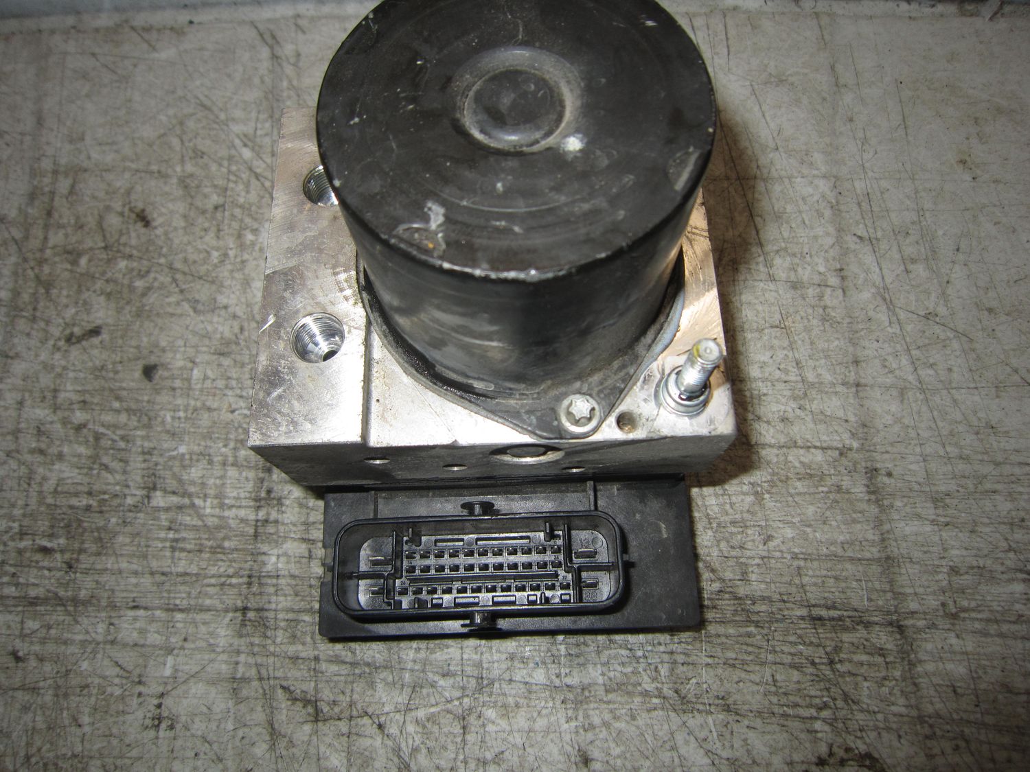 90-1307 Pompa ABS Bosch 6R0 907 379 AL  6R0907379AL  6R0 907 379 AF 0265239059  6R0614517AG  VOLKSWAGEN  Polo