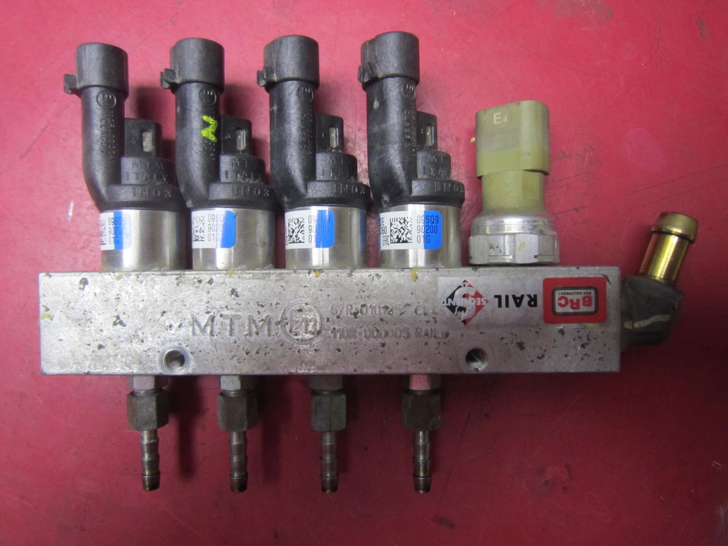 90-260 Rampa Iniettori Gpl M.T.M.  110R-000005 RAIL 110R000005RAIL 08AI 09SQ99020001G     Benzina / Gpl