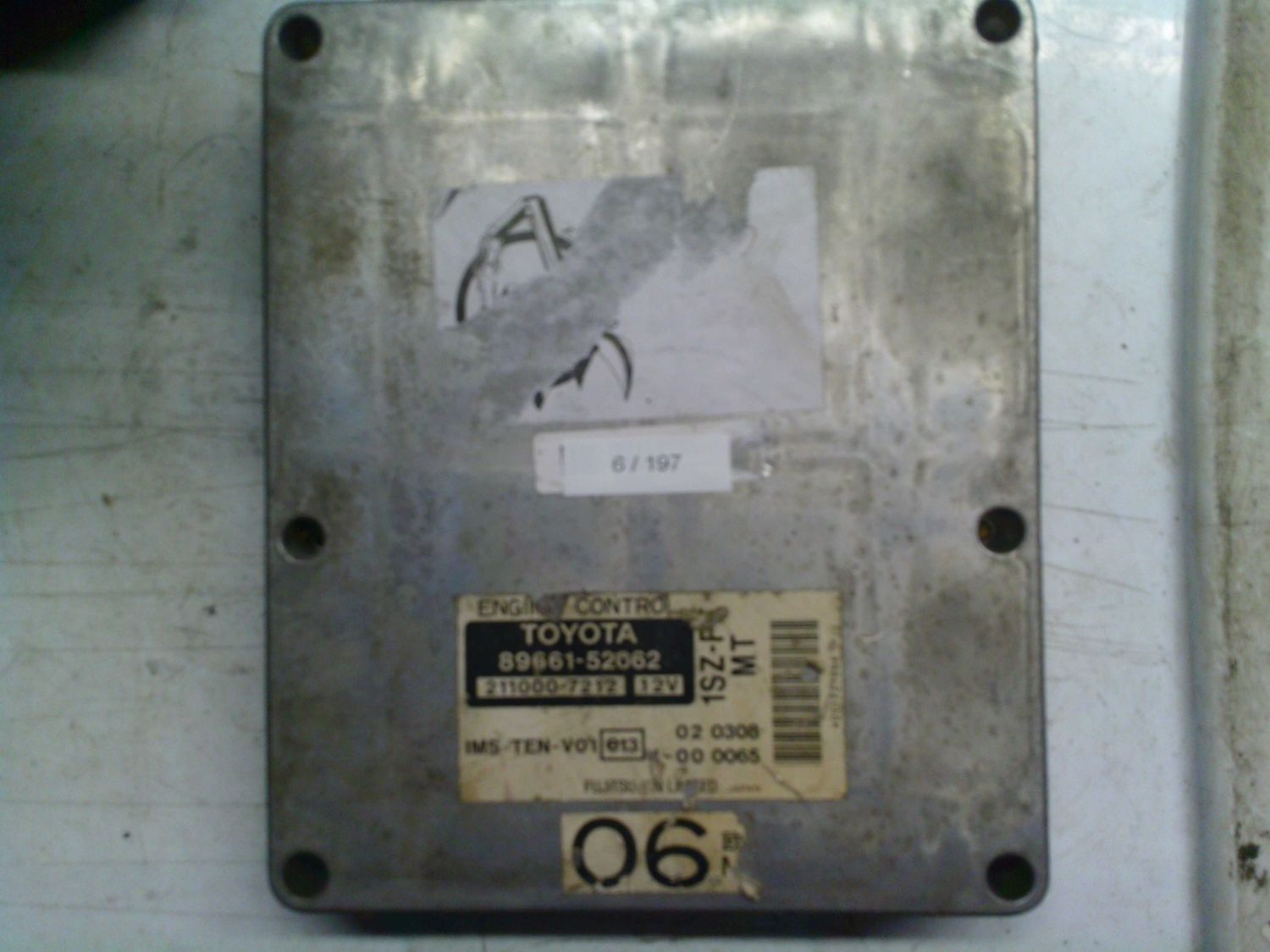 6-197 Centralina Motore Fujitsu 89661-52062 8966152062 211000-7212 1SZ-FE MT  TOYOTA Benzina YARIS