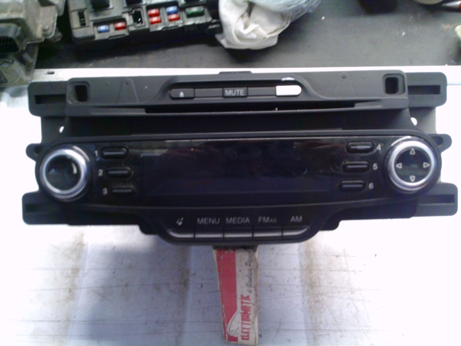 20-748 Autoradio Bosch 7 647 302 316 7647302316 ALFA 940 LOW PLUS     ALFA ROMEO  Giulietta