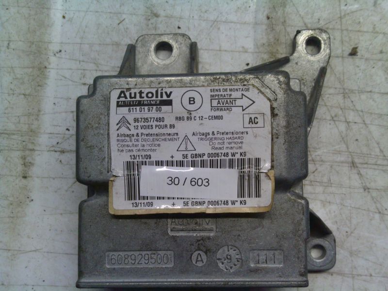 30-603 Centralina Airbag Autoliv 611 01 97 00 611019700 9673577480    CITROEN  PARTNER