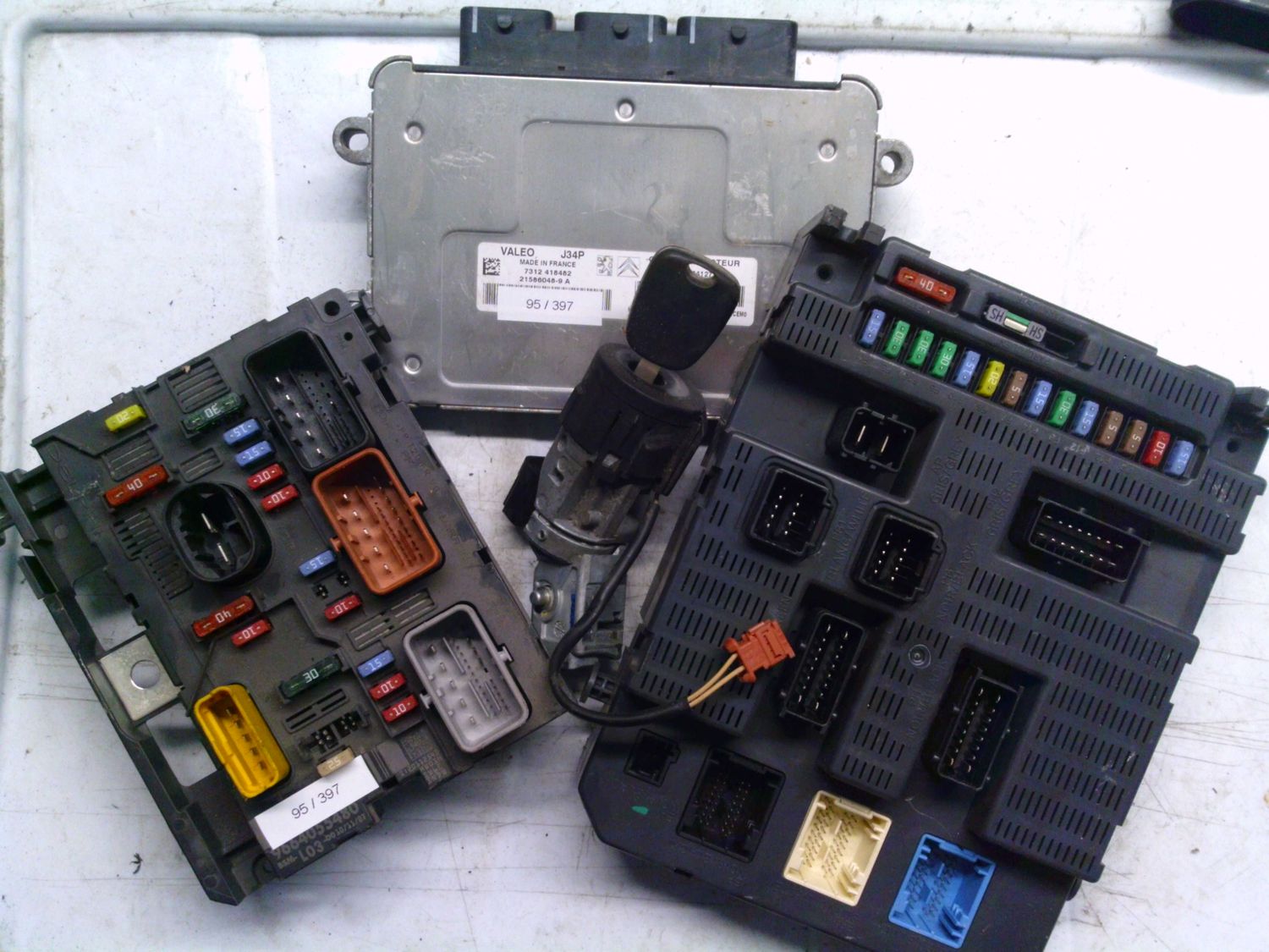 95-397 Kit Motore Citroen / Peugeot 21586048-9 A 215860489A 9664055480 BSM-L03 00 9664532580   BSI 2004 P10-00 BLOCCHETTO + CHIAVE CITROEN Benzina C 2