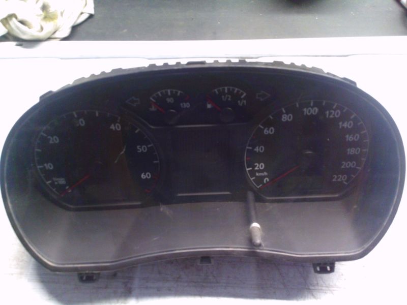 40-795 Quadro Strumenti / Contachilometri Vdo 6Q0 920 800 6Q0920800 110.080.124/001    VOLKSWAGEN Benzina Polo
