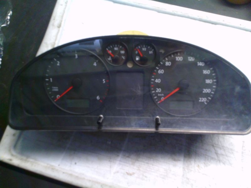 40-810 Quadro Strumenti / Contachilometri Volkswagen 7H0 920 850 G 7H0920850G 110.080.204/050 88311346   VOLKSWAGEN Diesel Transporter