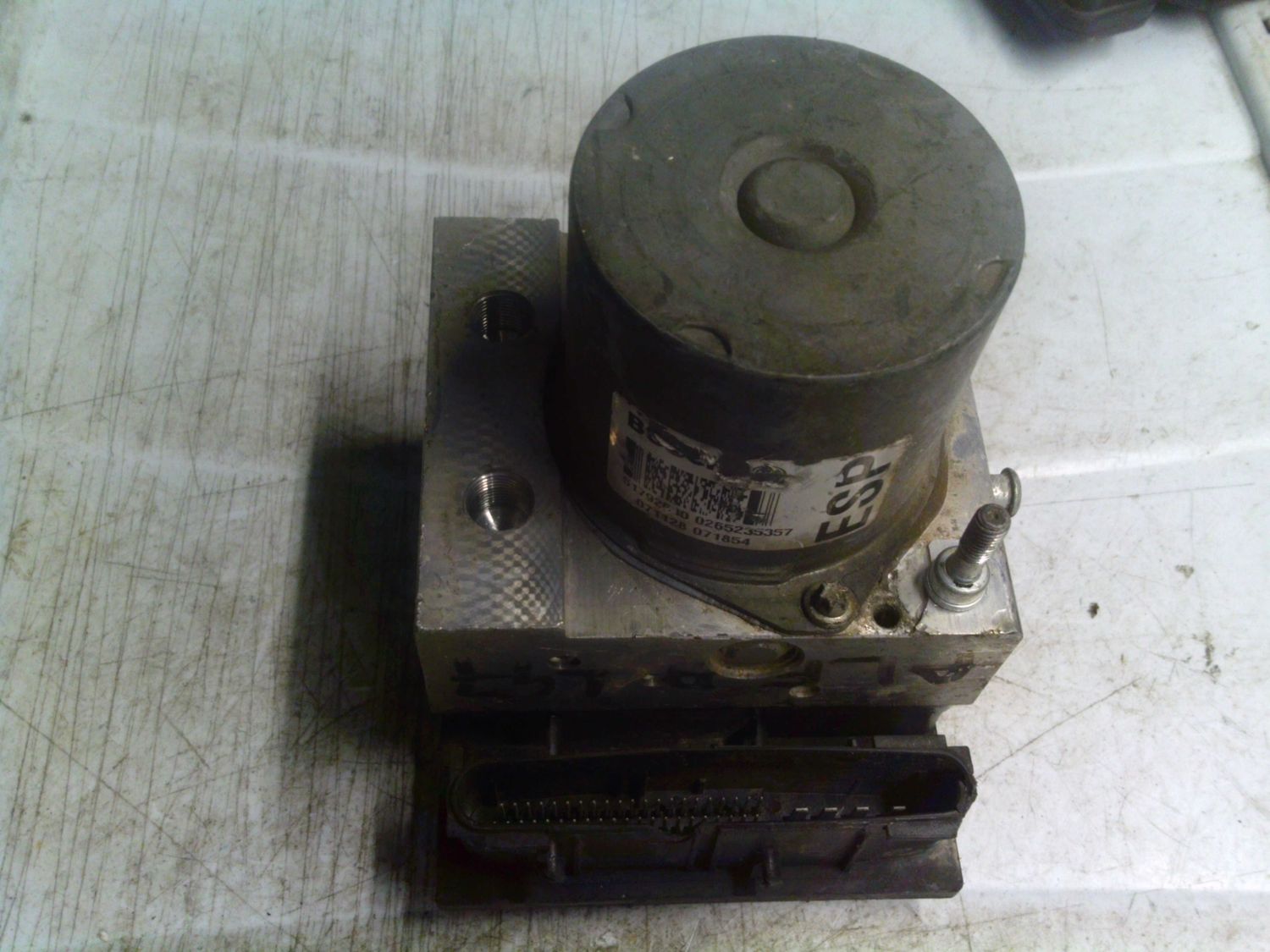 90-1372 Pompa ABS Bosch 0 265 235 357 0265235357 51792630 0 265 950 711   FIAT  500