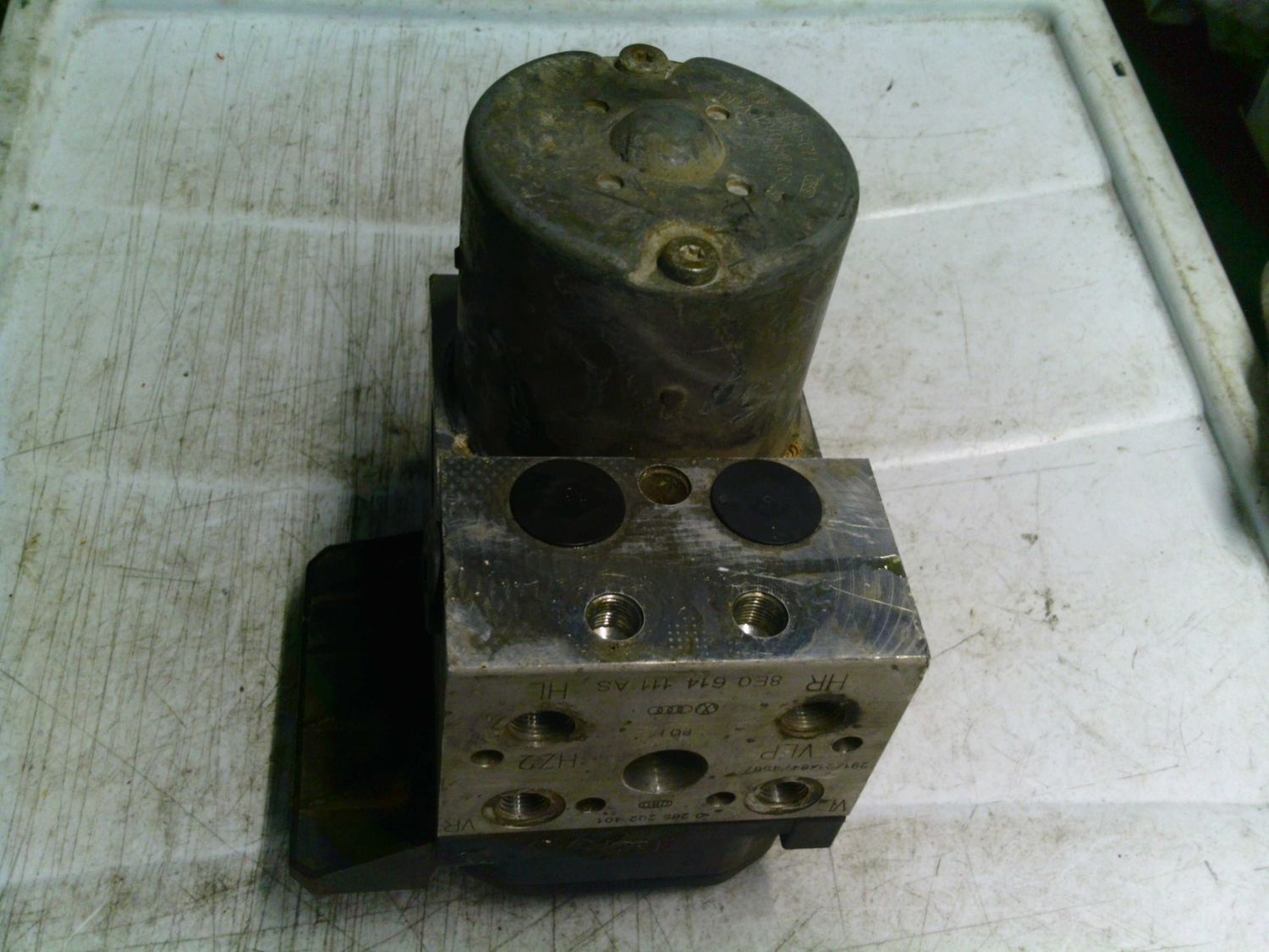 90-1363 Pompa ABS Bosch 0 265 202 401 0265202401 8E0 614 111 T    AUDI  A 4