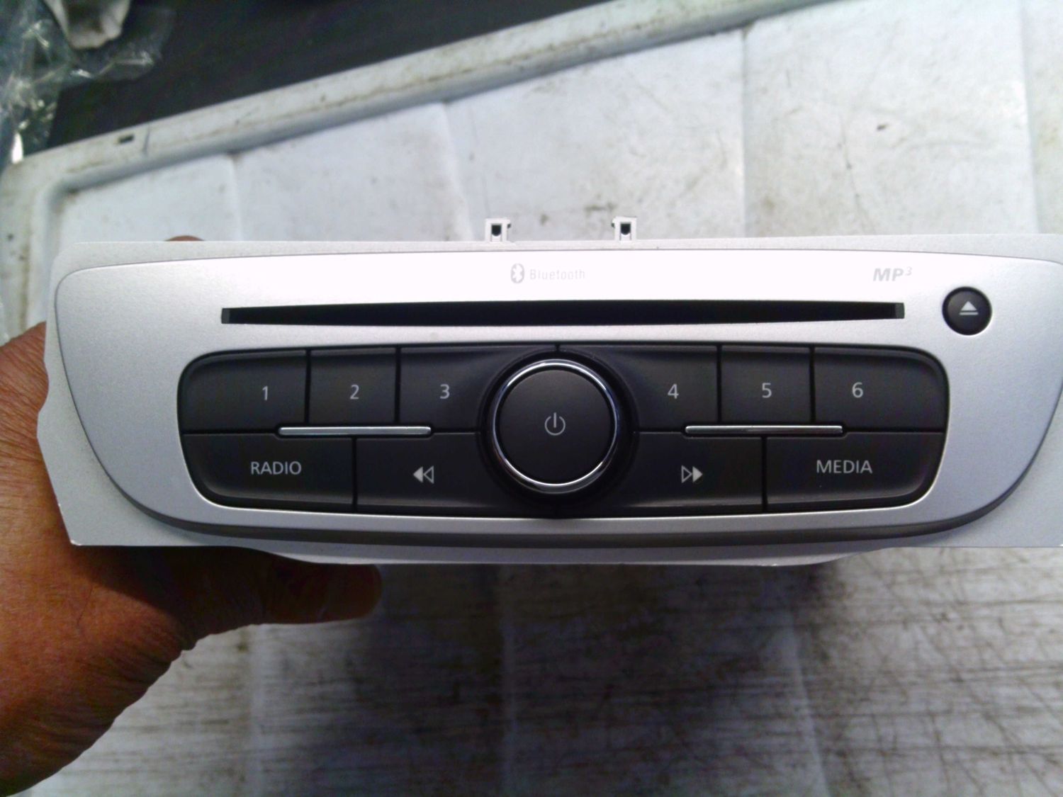 20-795 Autoradio Continental 2811 576 98R 281157698R A2C89642410 MM2012 RADIO MID   RENAULT  SCENIC