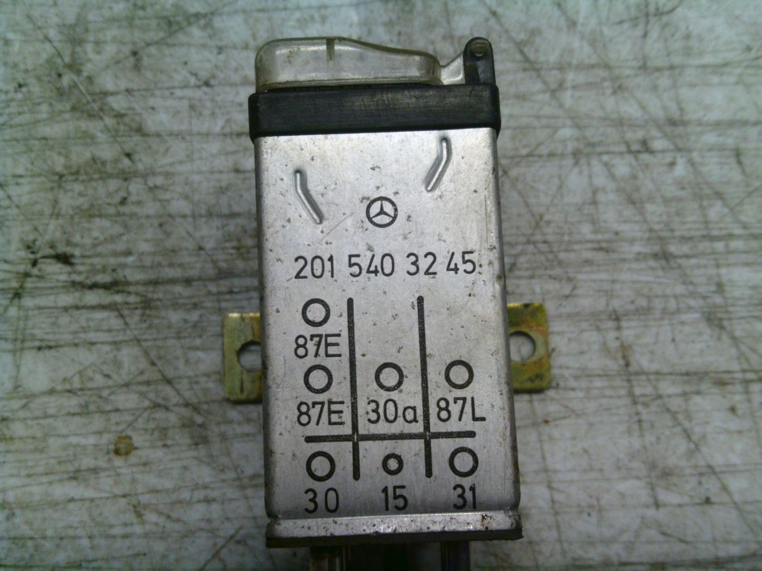 91-94 Rele' Salva Batteria Bosch 201 540 32 45 2015403245     MERCEDES  190 E