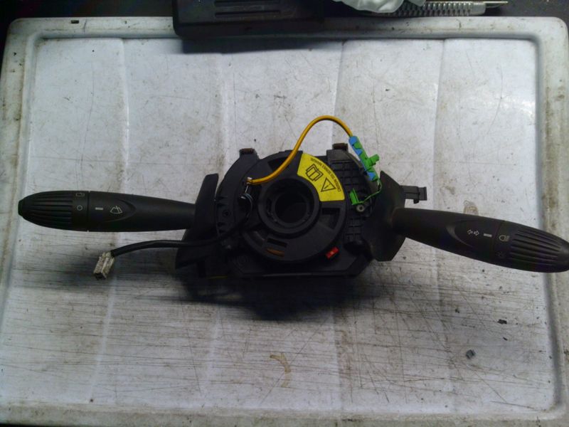 300-336 Comando Luci Devioluci Frecce Tergi Cruise Alfa Romeo / Fiat / Lancia 735400222       FIAT  Punto