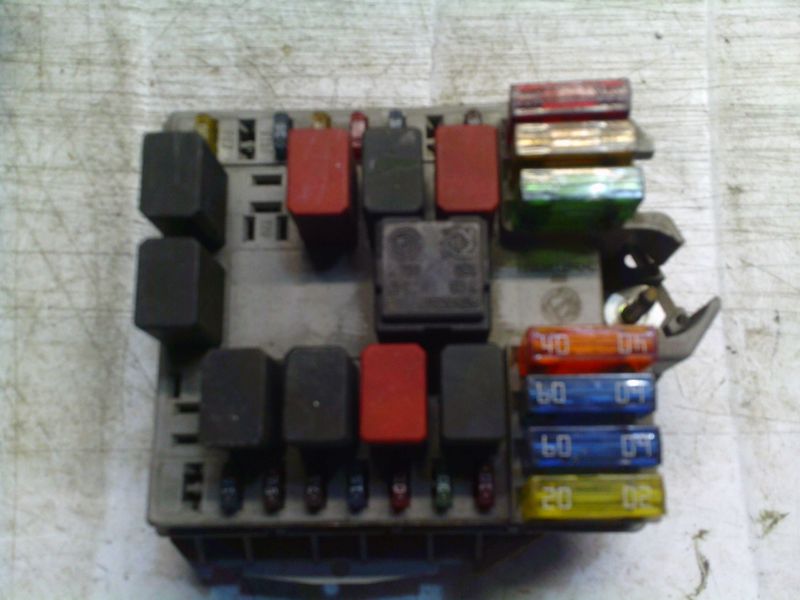 60-39 Scatola Fusibili Delphi  46835587 DS/1,8 HGT DS1,8HGT       ALFA ROMEO / FIAT / LANCIA  Punto 1.3