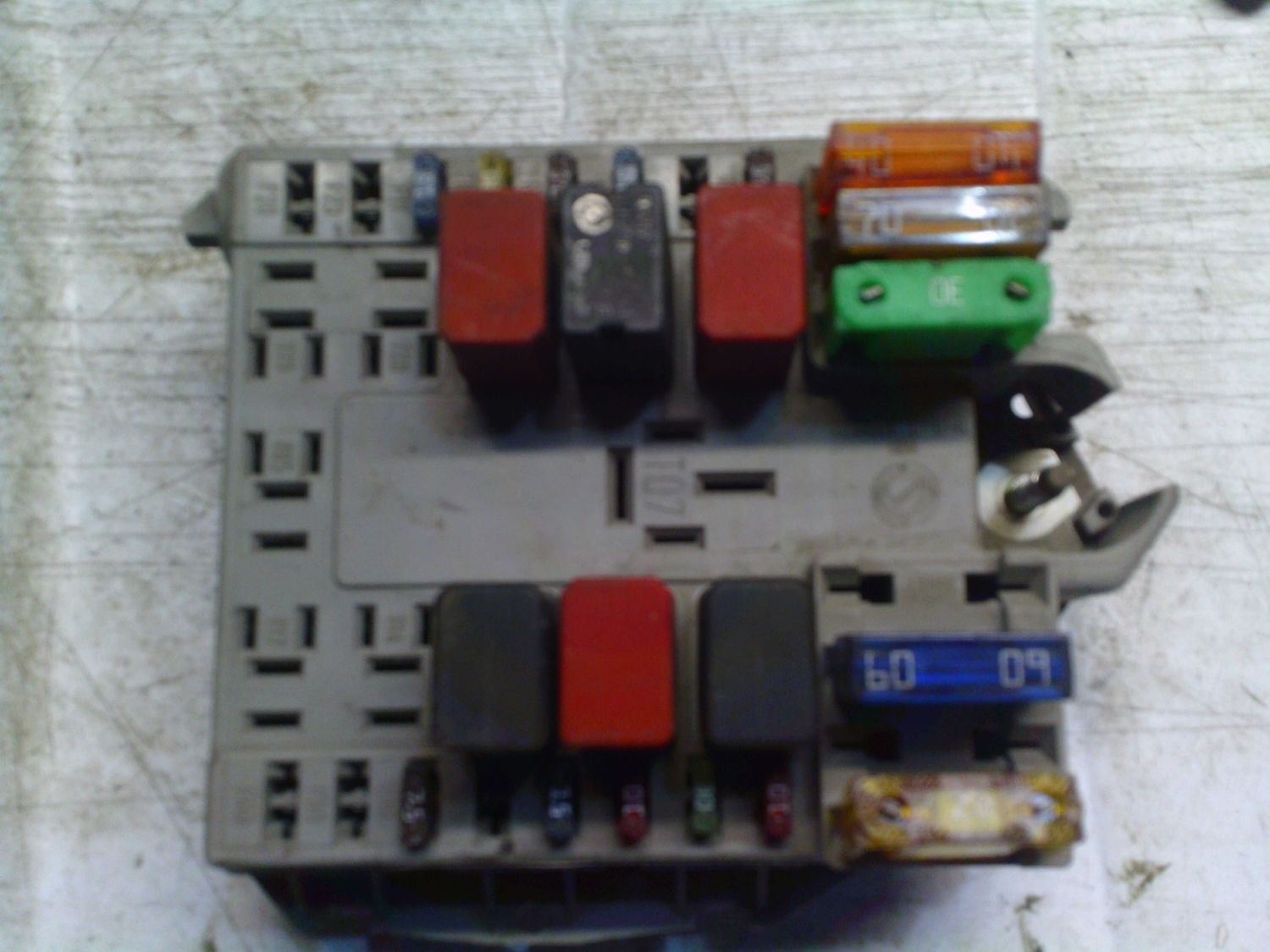 60-200 Scatola Fusibili Alfa Romeo / Fiat / Lancia 46760247       ALFA ROMEO / FIAT / LANCIA Benzina PUNTO